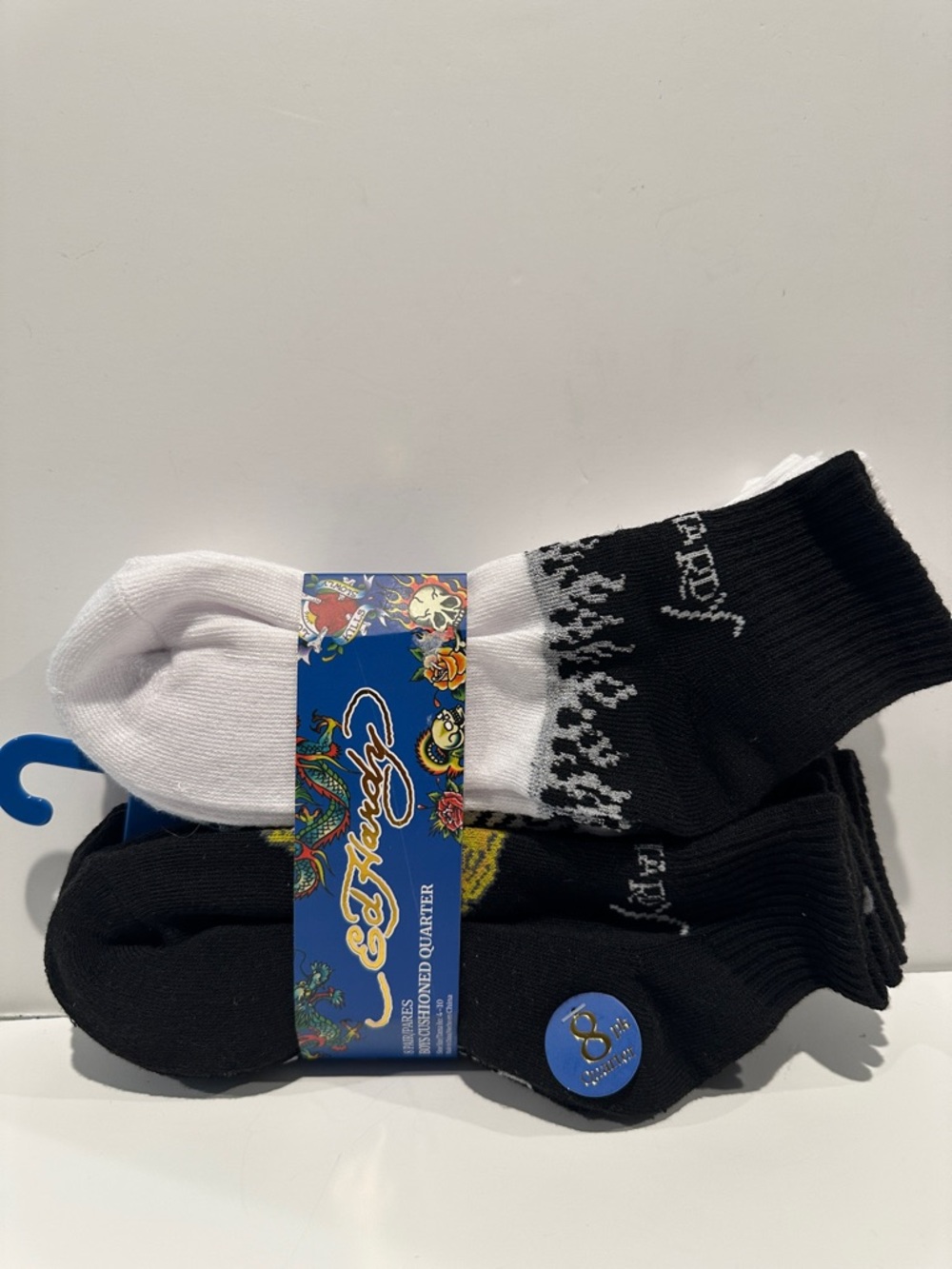 NWT Ed Hardy (8) pairs Boys Cushioned Quartered Socks.